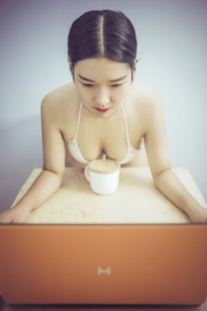 日产中文字幕在线一区二区三区_720电影免费在线
