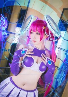 欧美三男操一女_在线影院观看